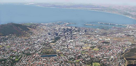 Blick vom Tafelberg auf Kapstadt, eine der schönsten Metropolen weltweit