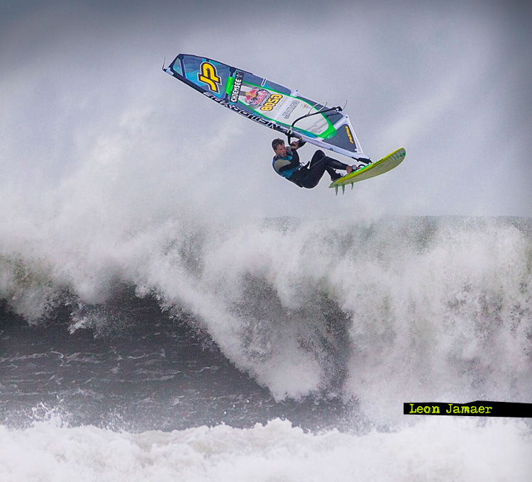 Red Bull Stormchase - Mission 3 - Cornwall