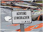 Lenkdrachen und Segel haben Pause