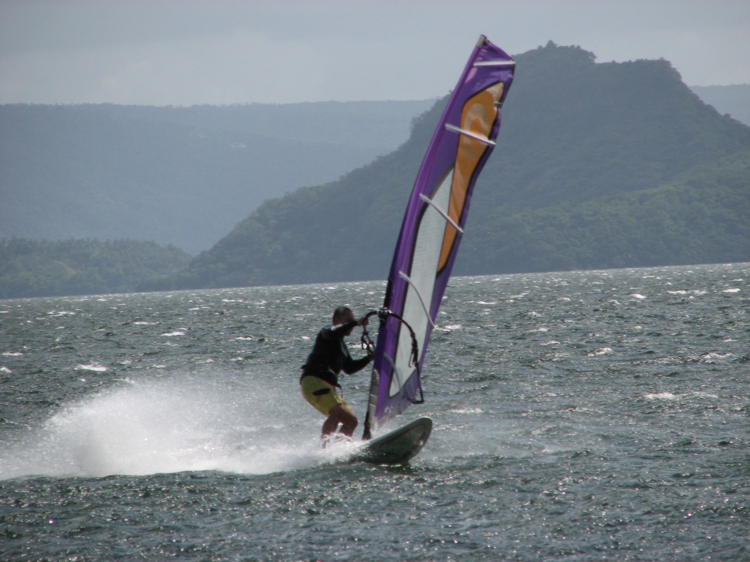 02.12.2011 - Taal Lake Yacht Club, Philippines