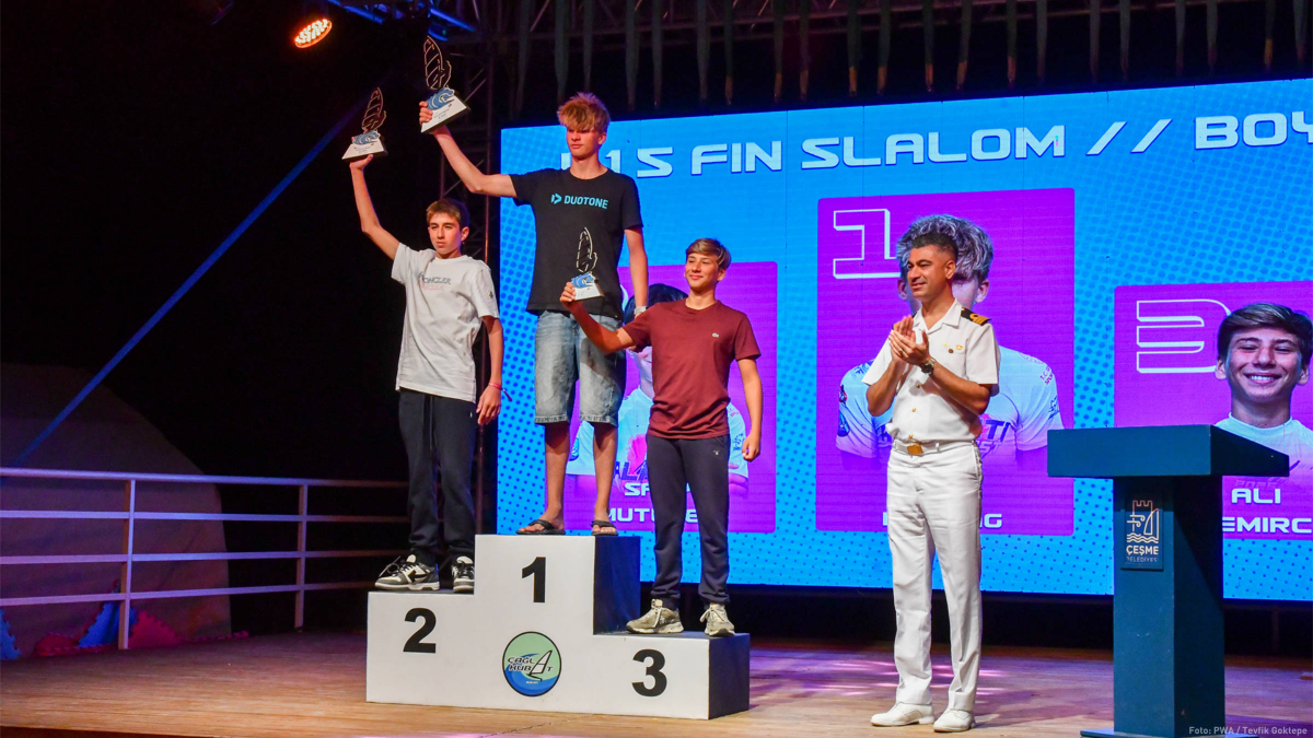 Mika Henning auf Platz 1 beim U15 Fin Slalom