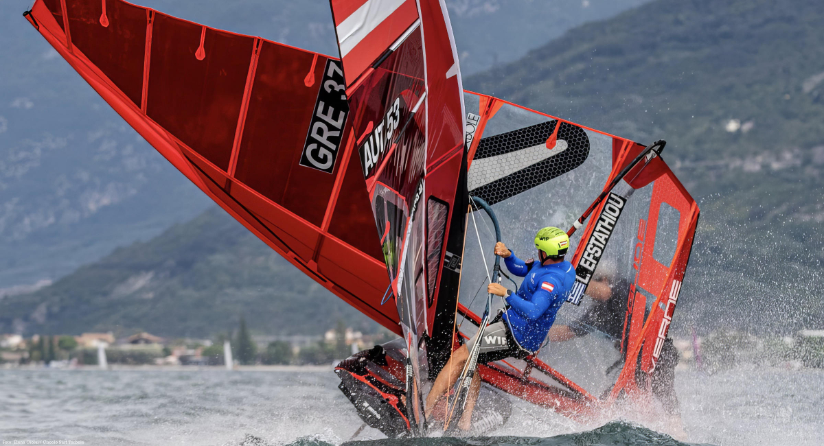 Theo Peter aus Österreich gelang trotz Kollision der zweite Platz.
