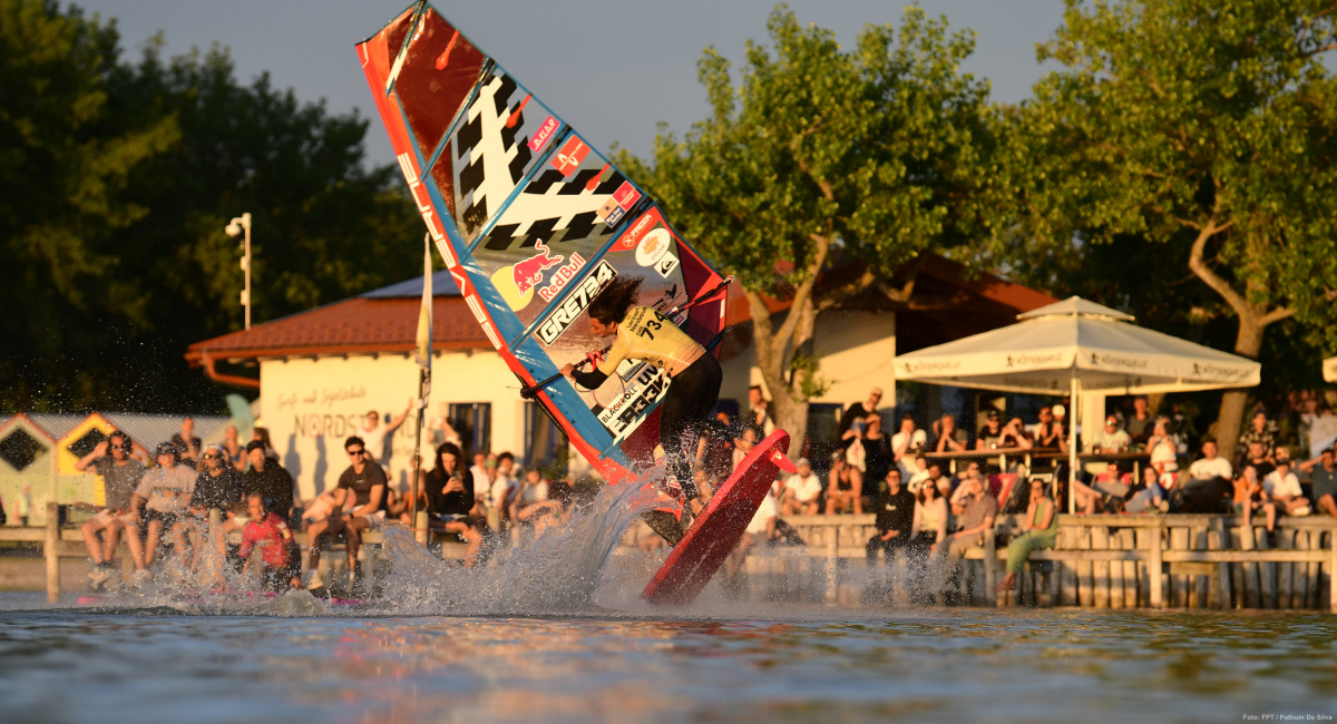Lennart Neubauer beim Tow-In-Freestyle.