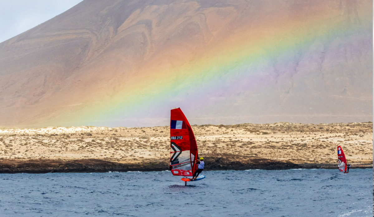 Windsurfen unter dem Regenbogen