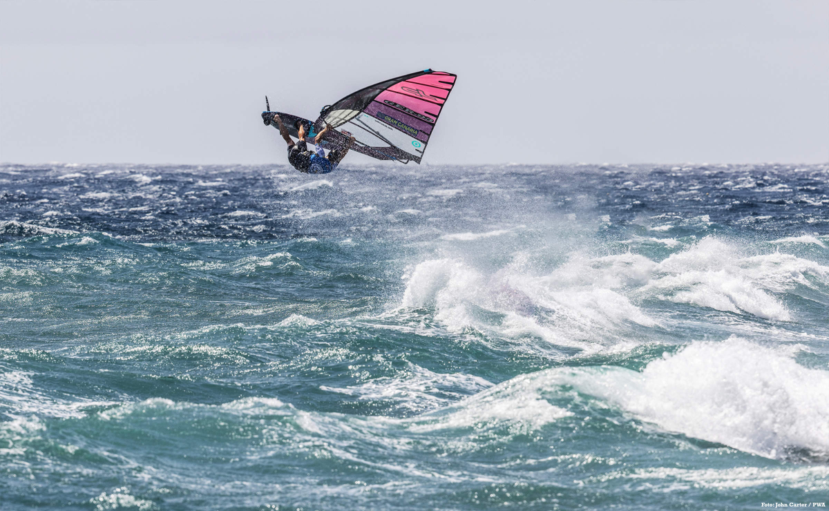 Andy Laufer - 54 Jahre alt und haut einen Table Top mit Slalom-Equipment raus.