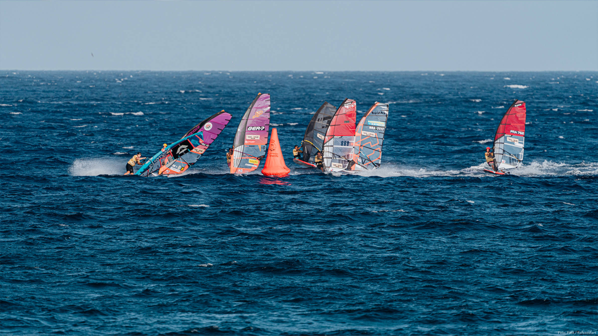 Slalom X Rennen ohne Hindernis in der Bucht vor El Medano