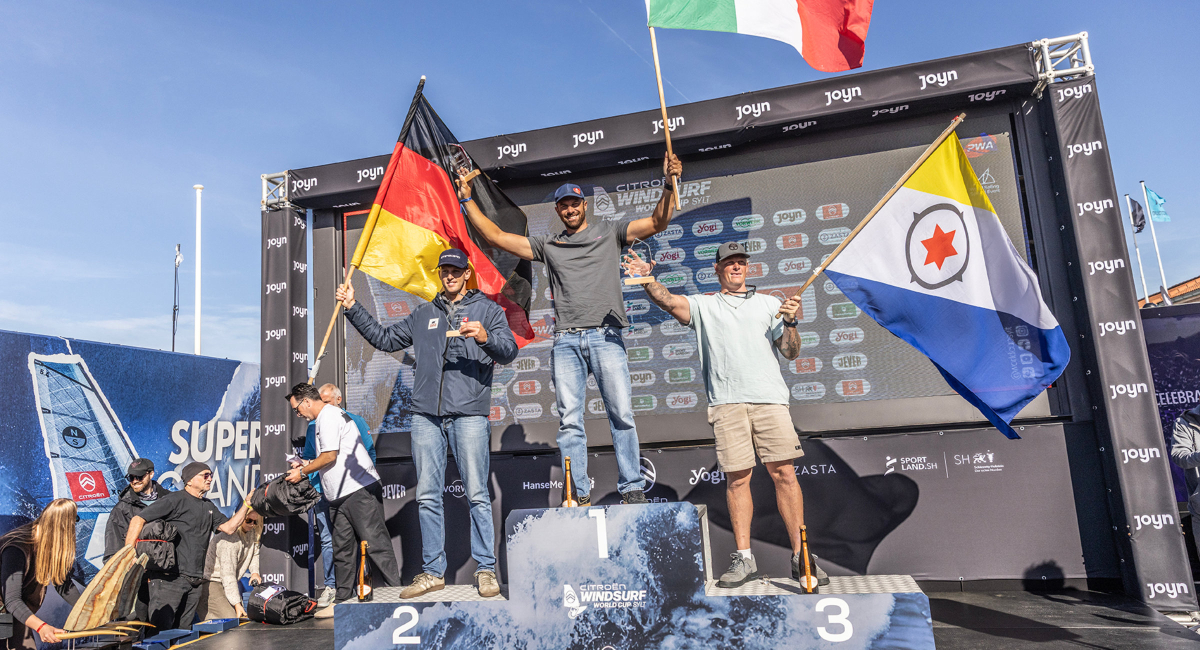 The foil slalom winners: Fabian Wolf (2nd), Matteo Iachino (1st), Amado Vrieswijk (3rd)