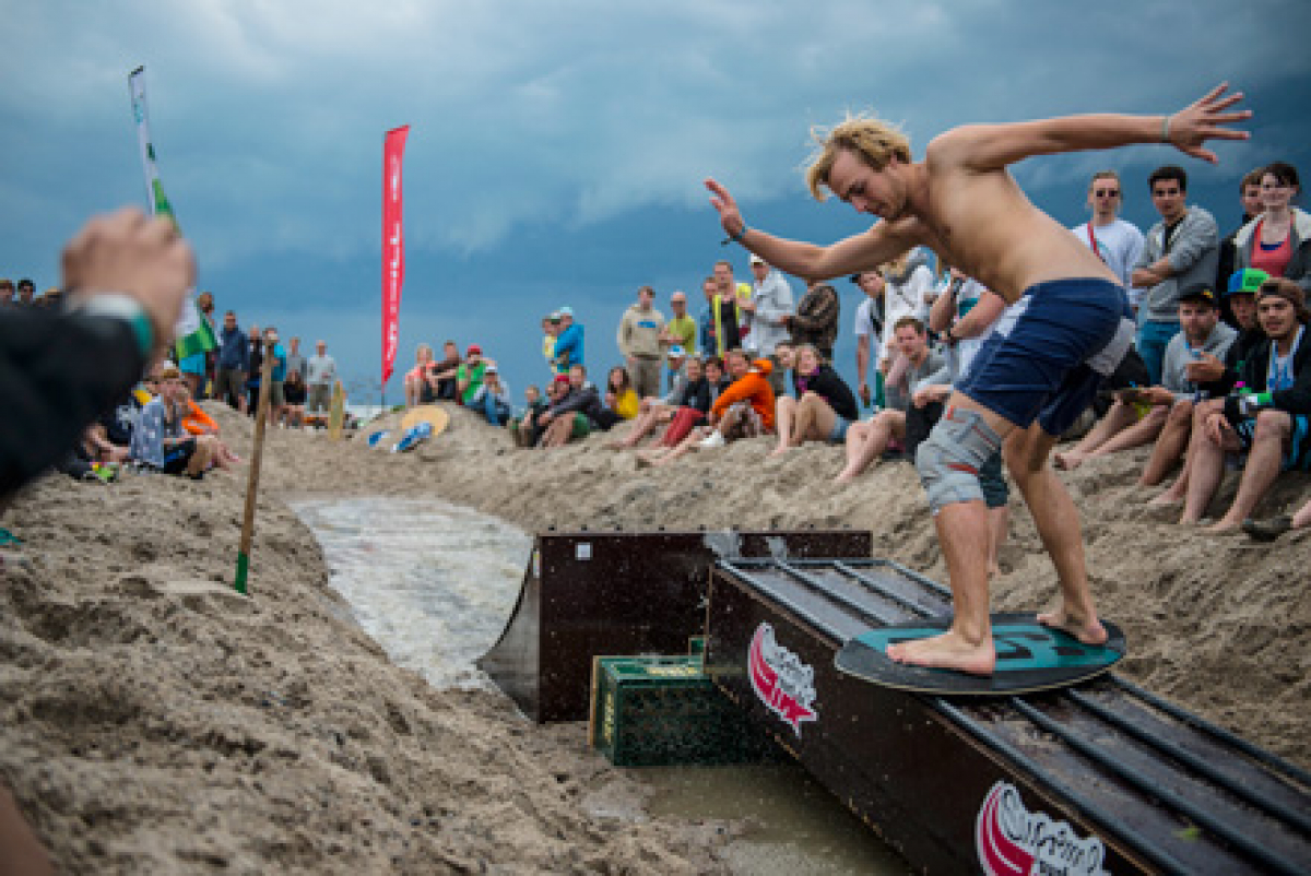 Skimboarden - am Warnemünder Strand