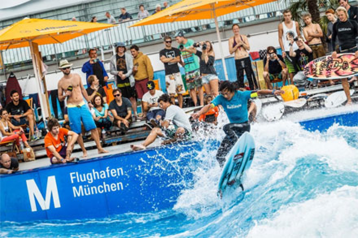 Stationary Wave Riding - Flughafen München