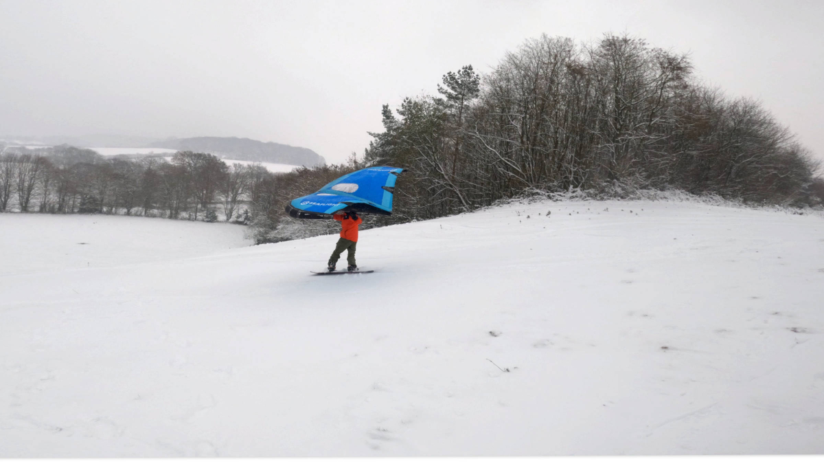 Wingsurfen mit einenm Snowboard