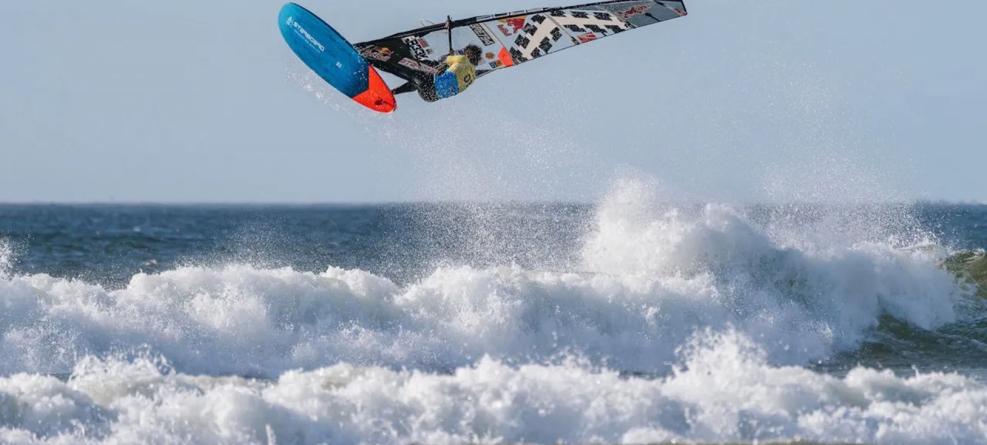 Windsurfing around Cape Town dailydose.de