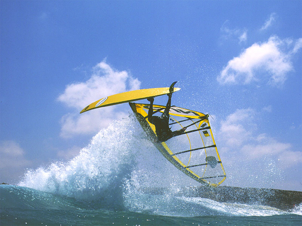 Dario Ojeda beim Back Loop vor Cotillo/Fuerteventura