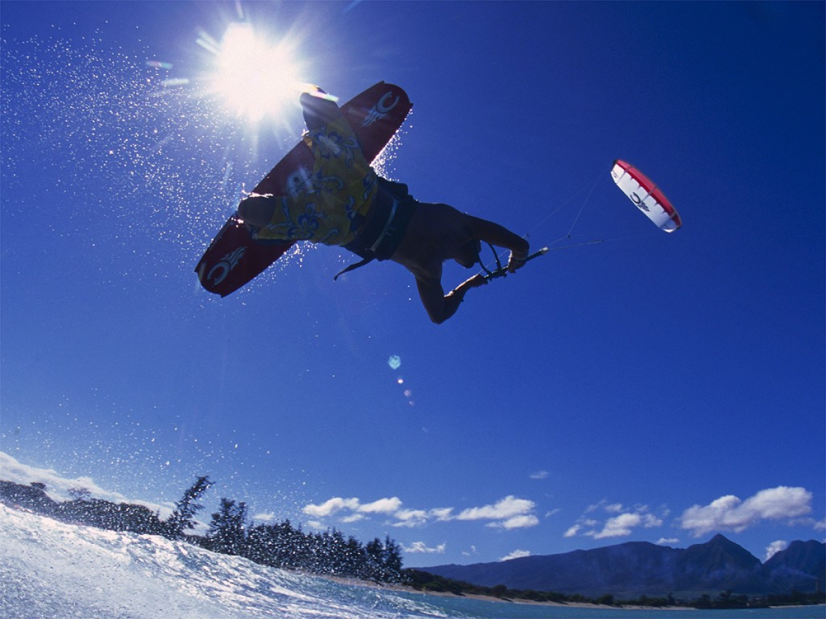 Elliot Leboe - Kiteboarding