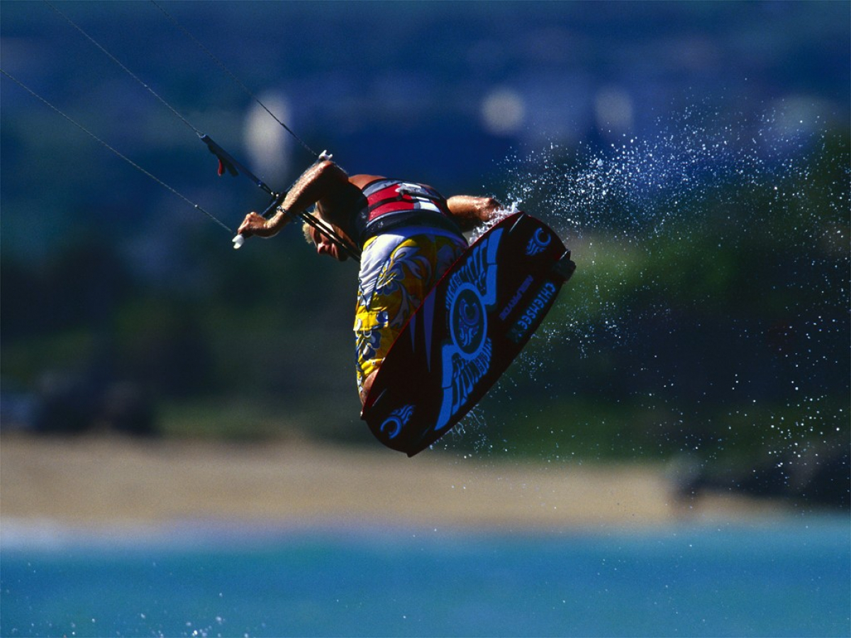 Elliot Leboe - Kiteboarding