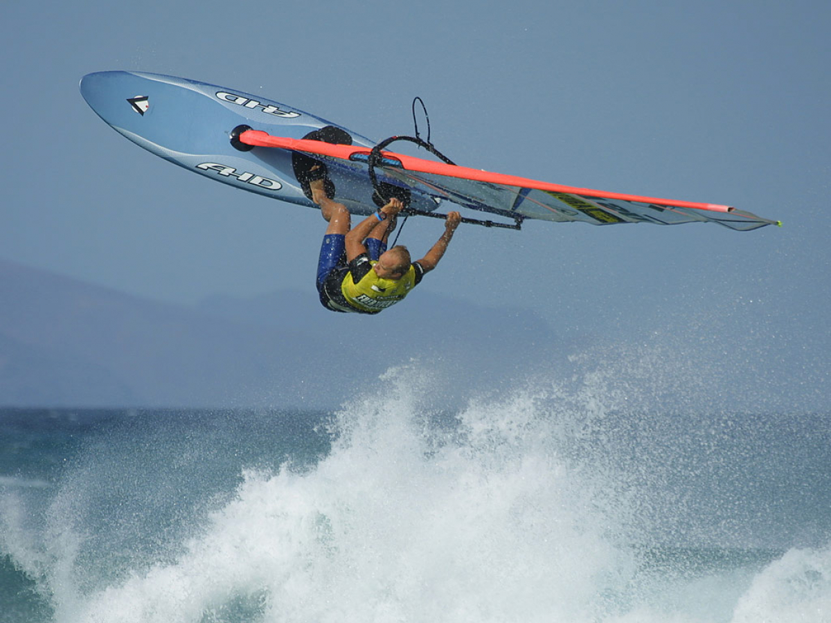 Windsurf World Cup Fuerteventura: Matt Pritchard beim Backloop