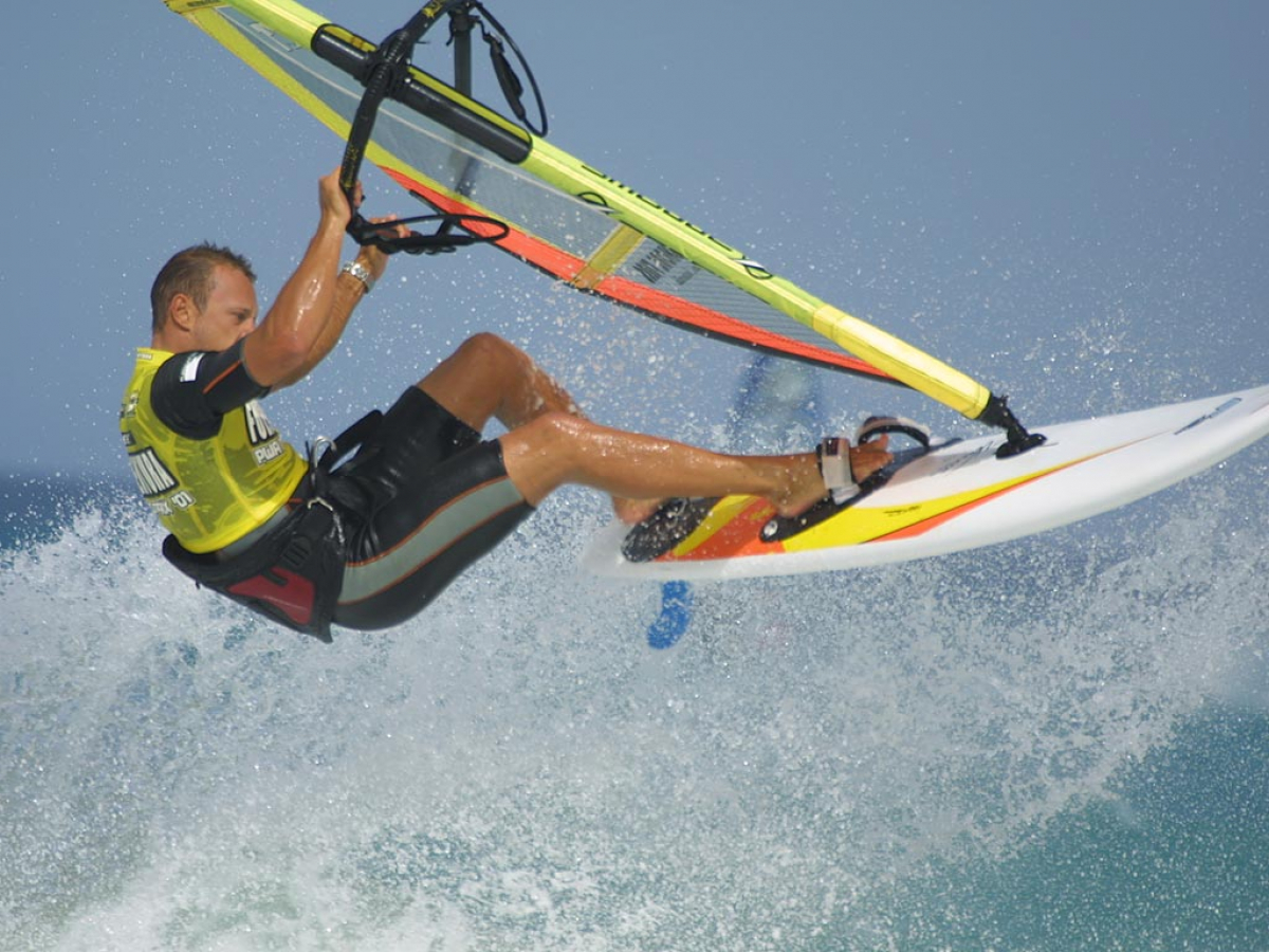 Windsurf World Cup Fuerteventura: Peter Volwater beim Aerial.