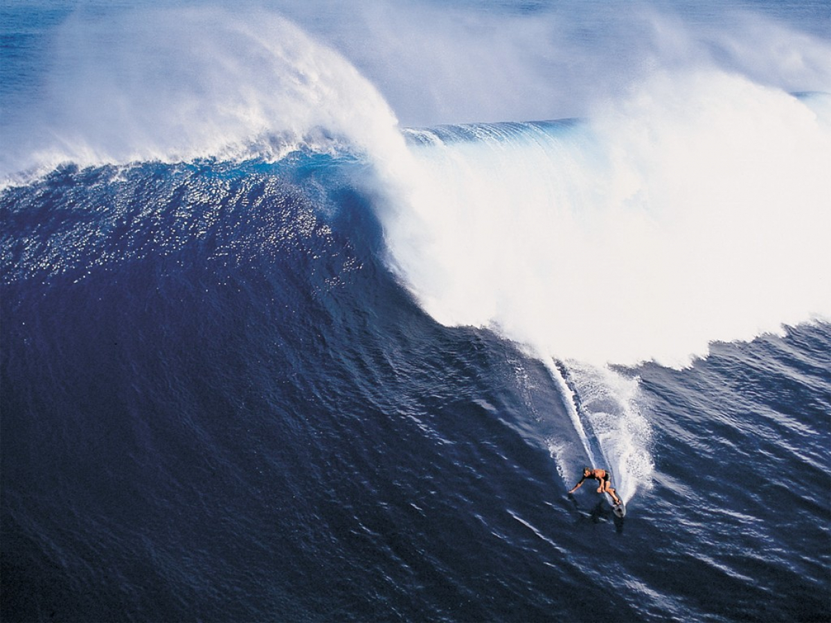 Maui / Hawaii - Laird Hamilton surft Jaws